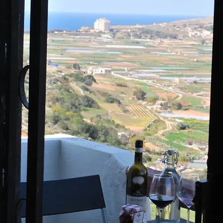 Secco'S Seaview Accommodation L-Imgarr Exterior foto