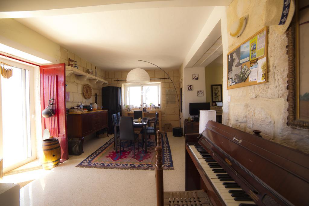 Homestay Secco's Seaview L-Imgarr